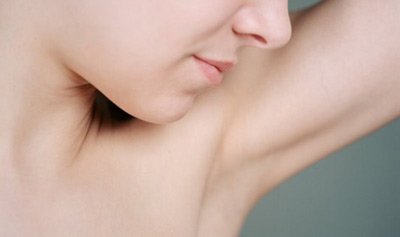 آیا شیو کردن بین جلسات لیزر لازم است؟